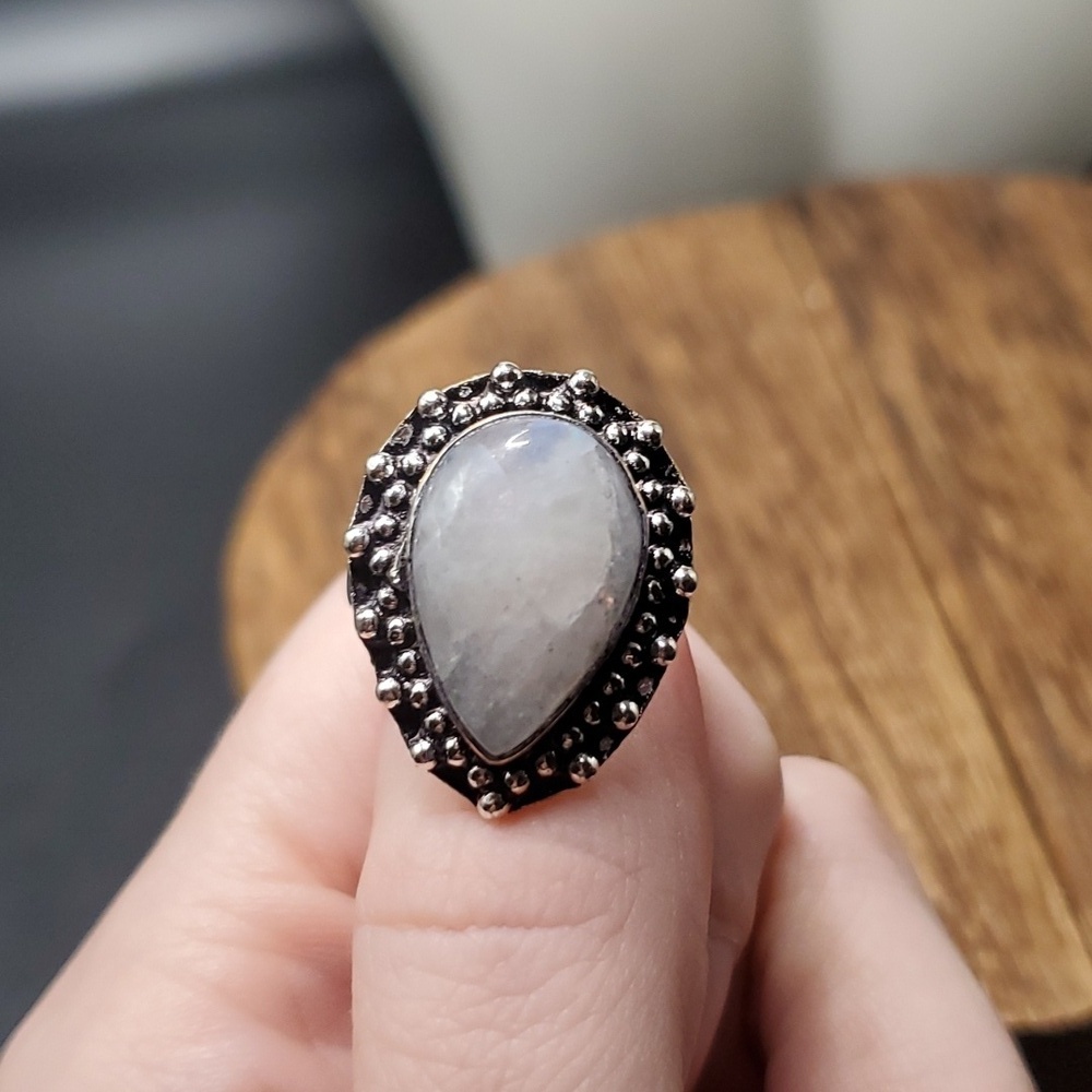Size 8 R102‎ sterling precious stone ring
